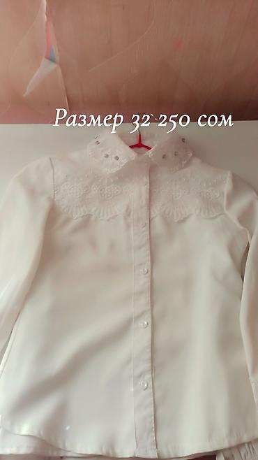 Детские нарядные блузки для девочки. 1) Белая блузка с ажурной