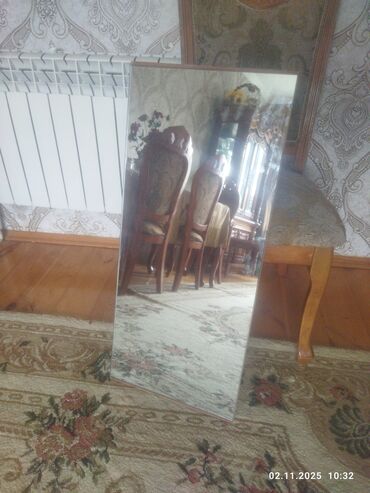 qadınlar üçün yeni il sviteri: Зеркало Настенное