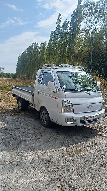 Hyundai Porter II — компактный грузовик-пикап с однорядной кабиной и at lalafo.kg Hyundai Porter II — компактный грузовик-пикап с однорядной кабиной и