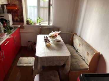 �������� �� 6 ���������������� в Бишкек | КОМПЛЕКТЫ СТОЛОВ И СТУЛЬЕВ: Кухонный стол со стульями в хорошем состоянии