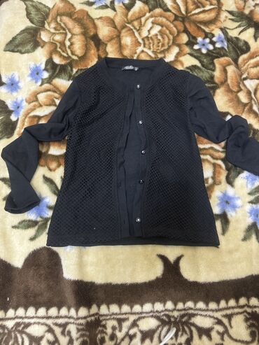 Koftalar, sviterlər: Uşaq geyimi - Ağ uzunqol köynək: Ön hissədə qrafik printli dizayn — 11