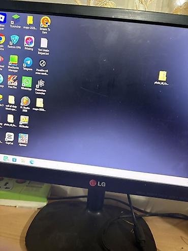 iphone 15 pro ikinci el: LG 19” LED monitor 60HZ - Model: LG E1942, serial və model etiketli — 2