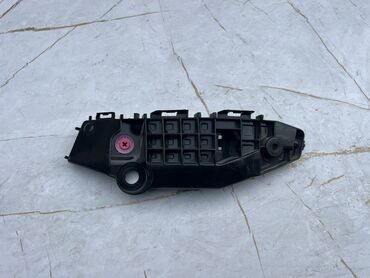 Крылья и комплектующие: Крепление крыла Переднее левое Toyota, 2022 г., Новый, Оригинал — 2