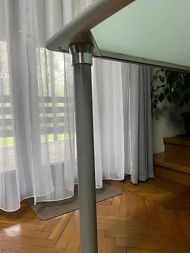 Stolovi: Stakleni trpezarijski/kuhinjski sto modernog dizajna. - Radna ploča — 4