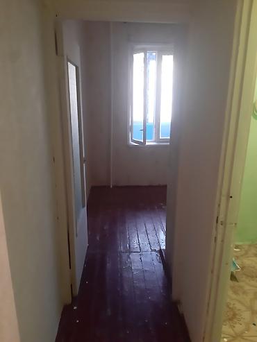 Mənzillər: 1 otaqlı mənzil – çoxişıqlı və səliqəli plan - Düz koridorlu giriş — 3