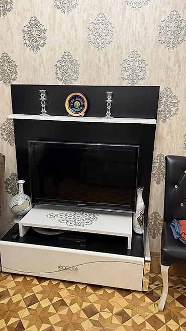 divar paneli: Qonaq otağı üçün mebel dəsti - Rəng: qara-ağ kombinasiyası, xrom — 4