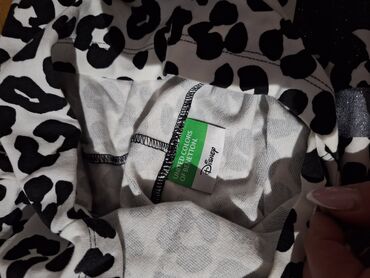 Duksevi: Benetton, Sa kapuljačom, 140-146 — 2