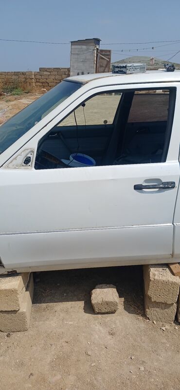 Şüşələr: Mercedes-Benz W124, 1992 il, Almaniya, Ödənişli çatdırılma