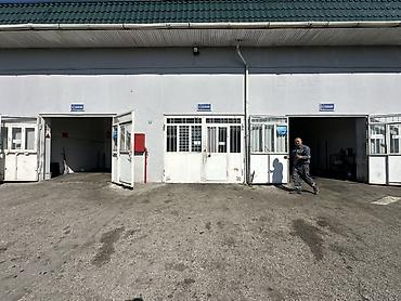 аренда кары: Babək pr-də avtoservis daxilində boks icarəyə verilir. 41kv — 1