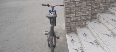 İdman velosipedləri: Dağ/şossə tipli velosiped Xüsusiyyətlər: - Ön və arxa disk əyləcləri -da lalafo.az — 8 İdman velosipedləri: Dağ/şossə tipli velosiped Xüsusiyyətlər: - Ön və arxa disk əyləcləri — 8