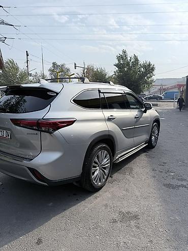 2 8: Toyota Highlander: 2022 г., 2.5 л, Автомат, Гибрид, Кроссовер — 3