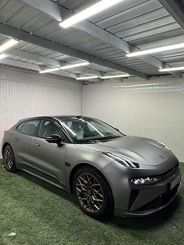 tesla y: Zeekr 001: | 2024 г. Фастбек — 6