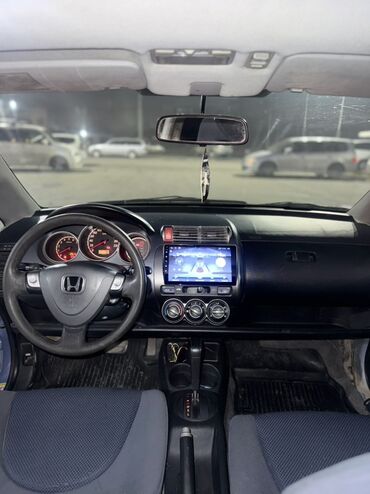 Honda: Honda Fit: 2002 г., 1.4 л, Автомат, Бензин, Хэтчбэк — 6
