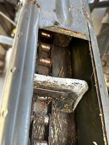 Зерноуборочные комбайны: Зерноуборочный комбайн Ростсельмаш. - Полноразмерная жатка с — 29