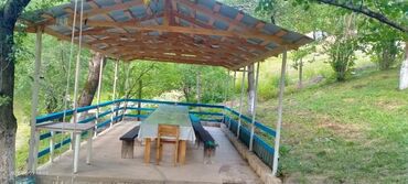 Restoran, kafelər: PANORAMA Ailəvi Restoran – çay kənarında piknik məkanı.QƏCRƏŞDƏ — 5