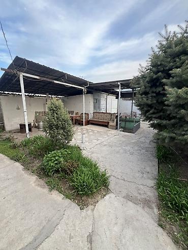 Продажа коттеджей и домов: 🚨 Срочно продается дом в Кызыл-Аскере! 🏡 Дом в хорошем состоянии 💰 — 15