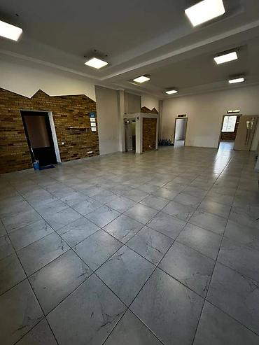 Продажа помещений свободного назначения: Продаётся коммерческое помещение в самом сердце города! Адрес: ул — 5