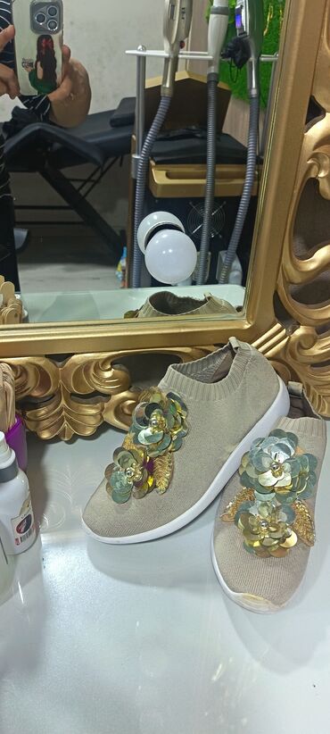 Çəkmələr: Ölçü: 38, İşlənmiş — 6