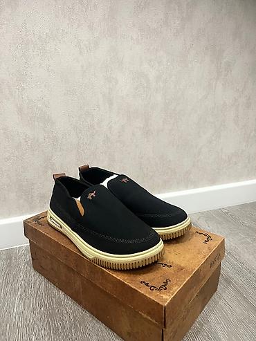 Личные вещи: Kişi slip-on ayaqqabıları - Rəng: qara üst, bej/krem rəngli altlıqlar — 1