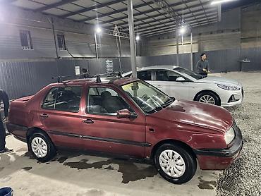 Продажа авто: Volkswagen Vento: 1992 г., 1.8 л, Механика, Бензин, Седан — 7