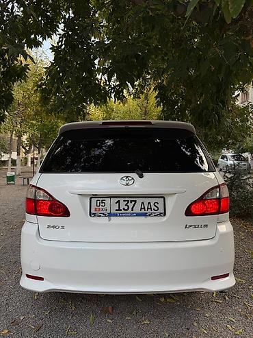 7 50 16: Toyota Ipsum: 2003 г., Минивэн — 6