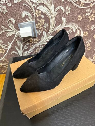 qadınlar üçün ketlər vans old skool: Tuflilər, Ölçü: 37, rəng - Qara, İşlənmiş