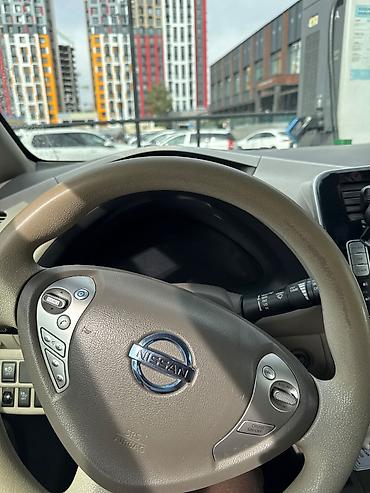 Продажа авто: Nissan Leaf: 2011 г., Автомат, Электромобиль, Хэтчбэк — 2