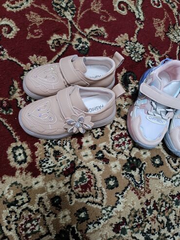 Детская обувь: Обувь жаны размер тура келбей калды красовки 27 батинок 28 маломерка