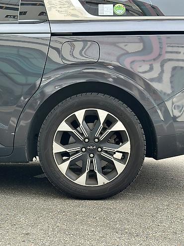 Kia: Kia Carnival: 2020 г., Минивэн — 12