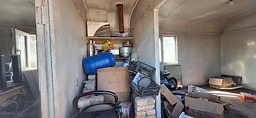 Вагоны: Передвижная строительная бытовка/вагончик на шасси. - Металлический — 2