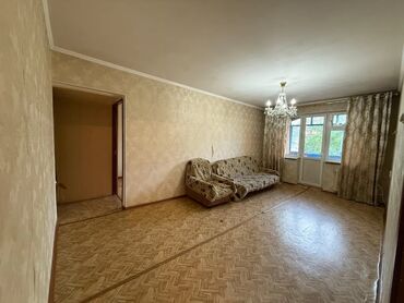 г шопоков квартиры: 3 бөлмө, Кыймылсыз мүлк агенттиги, Чогуу жашоосу жок, Жарым -жартылай эмереги бар