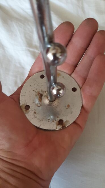 Vitrin üçün aksesuarlar: Məhsul: Mağaza vitrin sistemi üçün perforasiyalı relslər və asqı — 19