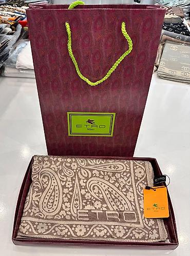 Baş geyimləri: Şarf qutuda - Brend: Louis Vuitton – monoqram naxışlı, təmtəraqlı — 7