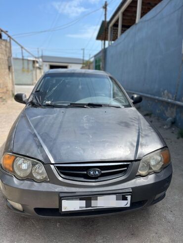 Kia Shuma: 1.5 л | 2004 г. Седан