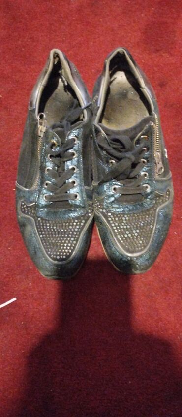 Mokasine: Mokasine, 39 — 42