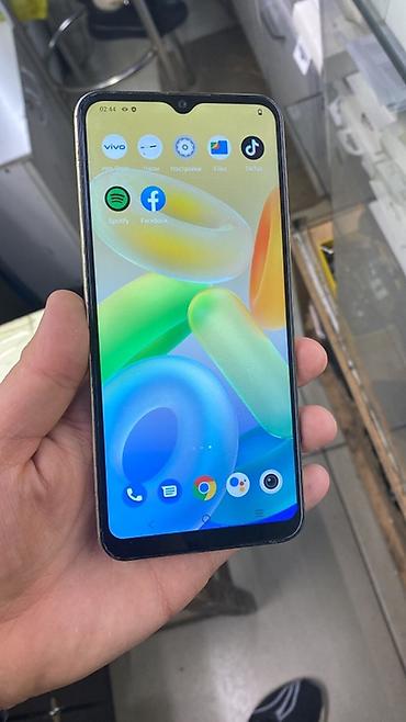 mchose v9 pro: Смартфон vivo (серия Y) в золотистом цвете. Ключевые особенности: - — 2