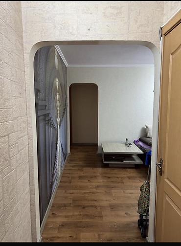 3 комнаты, 74 м², 104 серия, 2 этаж, Старый ремонт