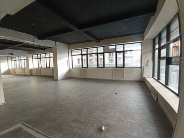 Офисы: Продаю Офис 283 м², С ремонтом, Без мебели, Многоэтажное здание, 2 этаж — 3