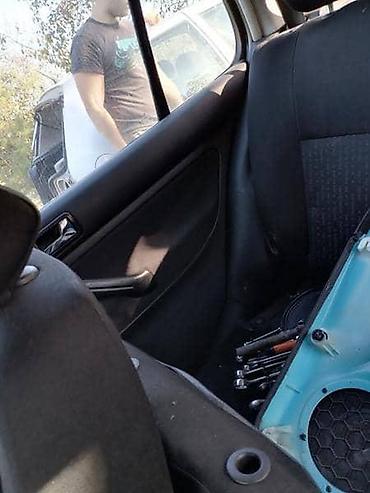 Auto-delovi: TAPACIRI ZA VOLKSWAGEN GOLF 4 | Tapaciri za Golf 4 5v elektro Ostali — 3