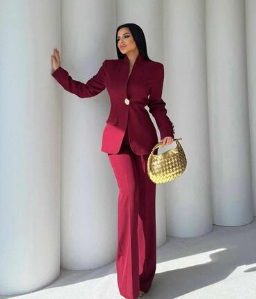 Kompleti: Komplet univerzalne velicine odgovara S M L XL Cena 4000 din — 8