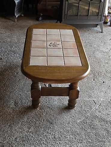 Stilski klub stolovi: Drveni klub sto sa keramičkim pločicama - Materijal: masivno drvo — 9