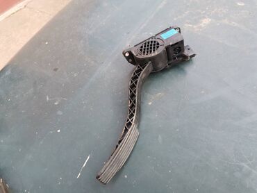 Auto delovi: Pedala gasa elektronska Lada 21214i Nivu . Polovno, ocuvano. Skinuto — 1