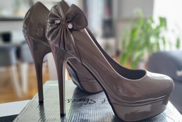 ljubicasta haljina i cipele: Salonke, 39