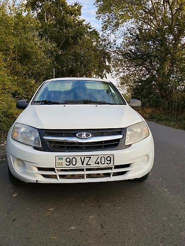 lada siti: Lada Granta sedan – ağ rəng Texniki və xarici xüsusiyyətlər: - Kuzov — 8