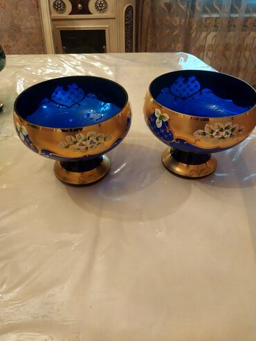 kreditle kafel metlax: Məhsul: 2 ədəd dekorativ şüşə kup/bokal (şirniyyat və ya meyvə qabı)
