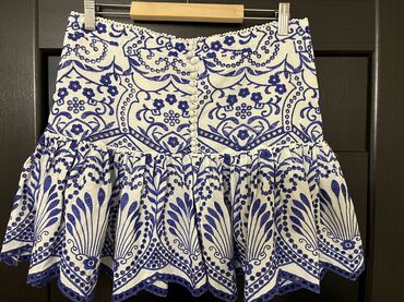 Digər kişi ayaqqabıları: Zara etek 
L razmerdir. M ve L razmerlere gedir — 16