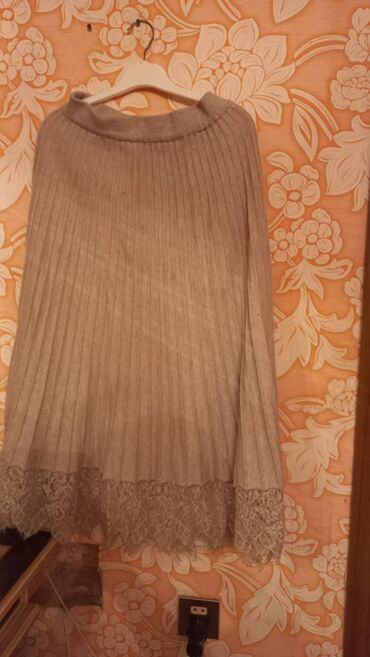 Gündəlik donlar: Qadın geyim dəsti – 4 fərqli model 1) Qırmızı paltar (etikə brendi) - — 10