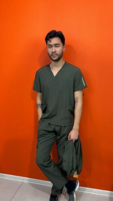 Медициналык кийим: Мужской медицинский комплект (scrubs) . Состав набора: - Верх — 7