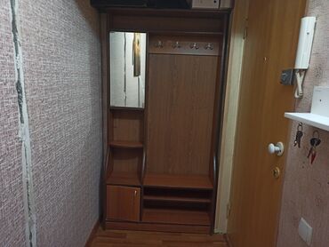 Шкафы: Продам шкафширина 1метр высота 1.94см,состояние отличное