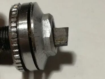 Ostali uređaji: Strugarski noz Fi 6x17 za ekscentar glave (4510) 6mm precnik, 17mm — 8